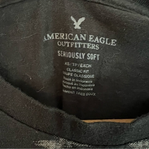 American Eagle Black & White Patterned T Shirt - Picture 2 of 2